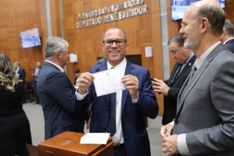 fabinho-esta-entre-os-10-deputados-que-irao-compor-a-nova-mesa-diretora-da-almt