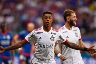 copa-do-brasil:-fla-sai-na-frente-do-bahia-em-disputa-por-vaga-na-semi