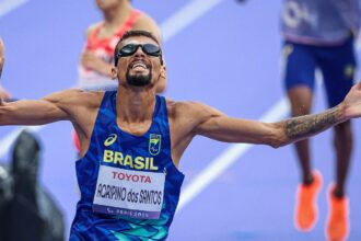julio-cesar-agripino-e-ouro-e-bate-recorde-mundial-na-corrida-dos-5-km