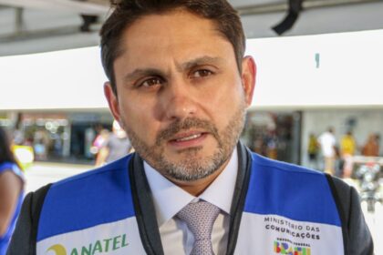 “x”-tem-que-cumprir-ordem-judicial,-afirma-ministro-das-comunicacoes