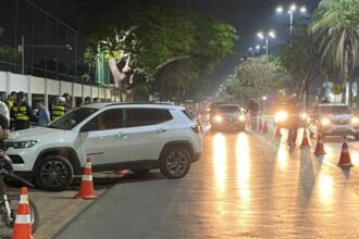 fiscalizacao-da-lei-seca-prende-12-condutores-embriagados-e-remove-47-veiculos-na-madrugada-deste-domingo-(22)