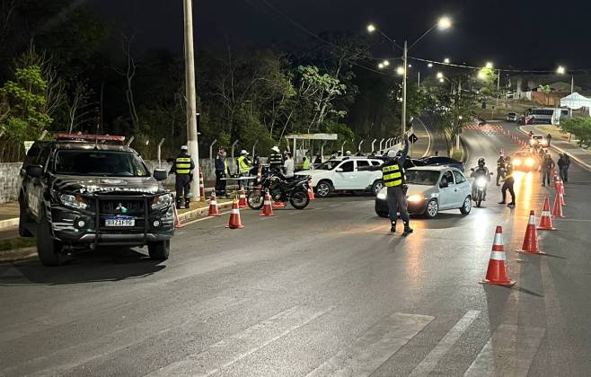 operacao-termina-com-prisao-de-tres-condutores-embriagados-e-remocao-de-43-veiculos-em-varzea-grande