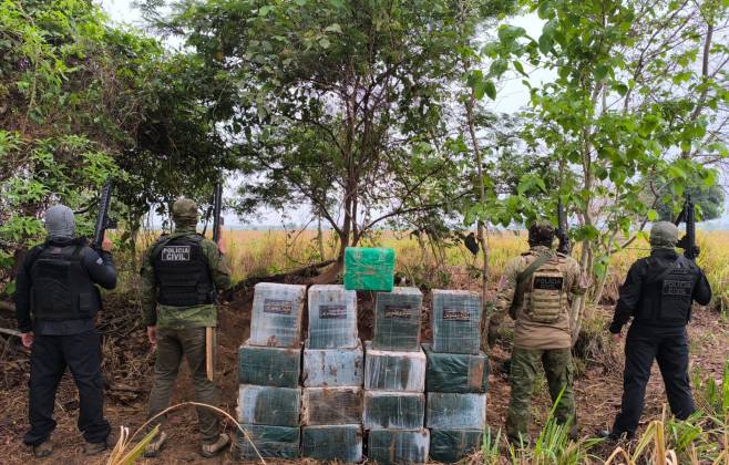 policia-civil-apreende-500-tabletes-de-cocaina-enterrados-em-sitio-na-fronteira