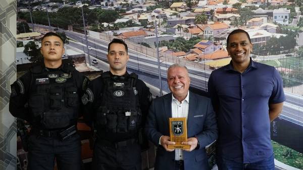 chico-2000-recebe-reconhecimento-do-batalhao-de-operacoes-policiais-especiais