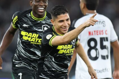 bota-supera-o-vasco-e-amplia-a-vantagem-na-lideranca-do-brasileiro