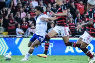 diante-do-fla,-cruzeiro-busca-primeira-vitoria-com-diniz-no-brasileiro