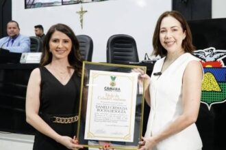 promotora-dra.-daniele-crema-recebe-titulo-de-cidada-cuiabana