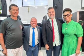 chico-2000-homenageia-professora-e-mestre-de-capoeira