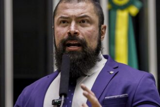 relatoria-da-pec-que-proibe-militar-da-ativa-na-politica-fica-com-pl