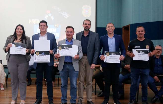 botelho-recebe-homenagem-pelo-trabalho-de-combate-a-violencia-domestica