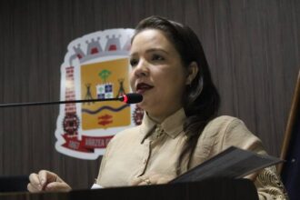 tramita-na-camara-o-projeto,-de-autoria-da-vereadora-gisa-barros,-que-propoe-a-criacao-da-sala-lilas-para-atendimento-a-mulheres-vitimas-de-violencia-em-varzea-grande