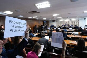 acordo-sobre-desinformacao-permite-aprovacao-de-regulacao-da-ia