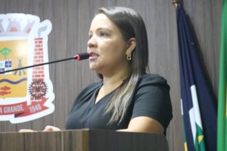 gisa-barros-sera-diplomada-nesta-terca-feira-(17)-para-o-terceiro-mandato-como-vereadora,-entrando-para-a-historia-de-varzea-grande-como-a-primeira-mulher-a-conquistar-tres-mandatos-consecutivos