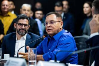 botelho-comemora-retomada-das-obras-de-13-creches-em-mato-grosso
