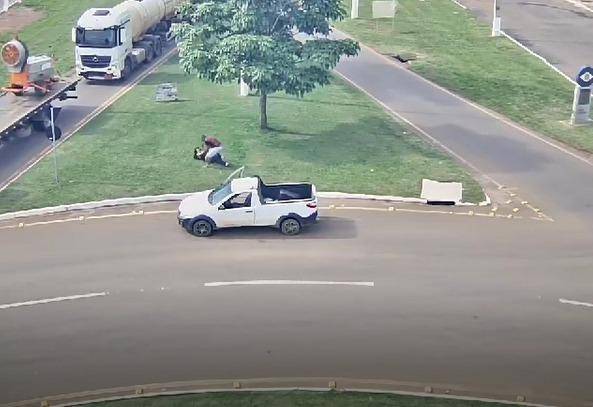 policiais-civis-flagram-agressao-contra-mulher-e-bebe-em-via-publica-e-prendem-suspeito