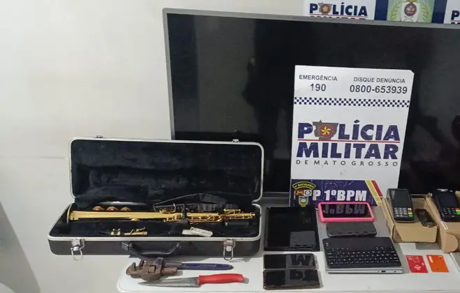 policia-militar-prende-casal-e-recupera-veiculo-e-produtos-roubados-de-residencia