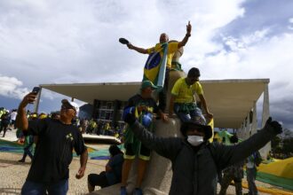 caminhos-da-reportagem-relembra-ataques-de-8-de-janeiro-de-2023