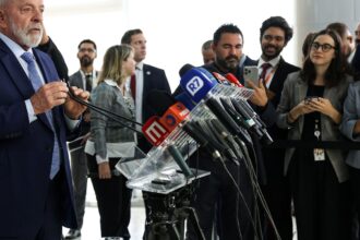 lula:-presidente-do-bc-nao-pode-dar-cavalo-de-pau-em-mar-revolto