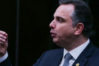 pacheco-se-despede-e-cita-defesa-da-democracia-como-legado