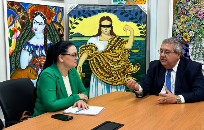 procurador-de-justica-e-primeira-dama-de-cuiaba-debatem-projetos