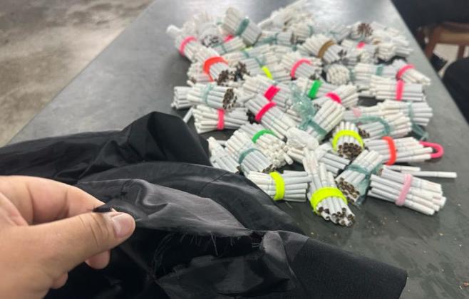 advogado-e-flagrado-tentando-entrar-com-pacotes-de-cigarro-na-penitenciaria-central