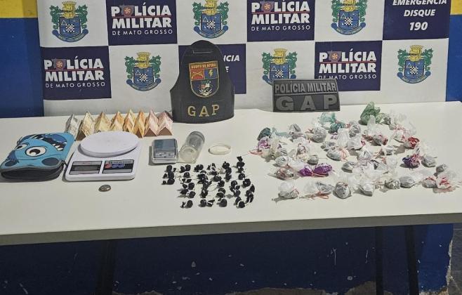 pm-prende-casal-por-trafico-e-apreende-mais-de-70-porcoes-de-drogas