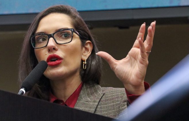 a-assembleia-fara-sua-parte,-diz-janaina-sobre-perdas-salariais-de-servidores-publicos-e-mediacao-de-discussao-com-os-poderes