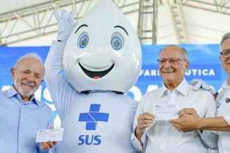 em-evento-com-lula,-farmaceutica-anuncia-investimento-de-r$-6,4-bi
