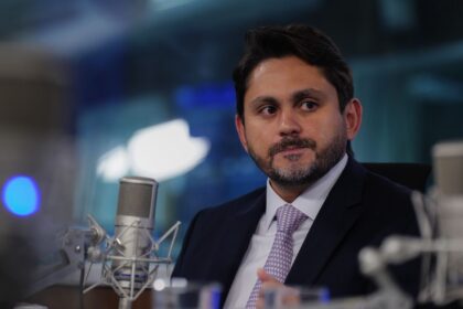 juscelino-filho-oficializa-demissao-do-ministerio-das-comunicacoes
