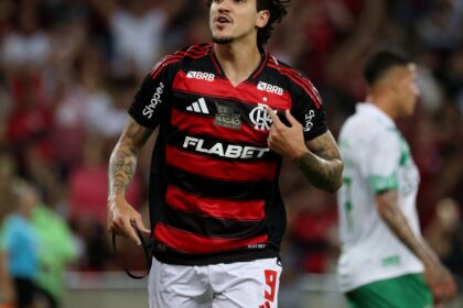 flamengo-goleia-no-maracana-para-liderar-o-campeonato-brasileiro