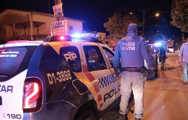 homem-e-preso-por-desacato-a-policiais,-resistencia-e-ameaca