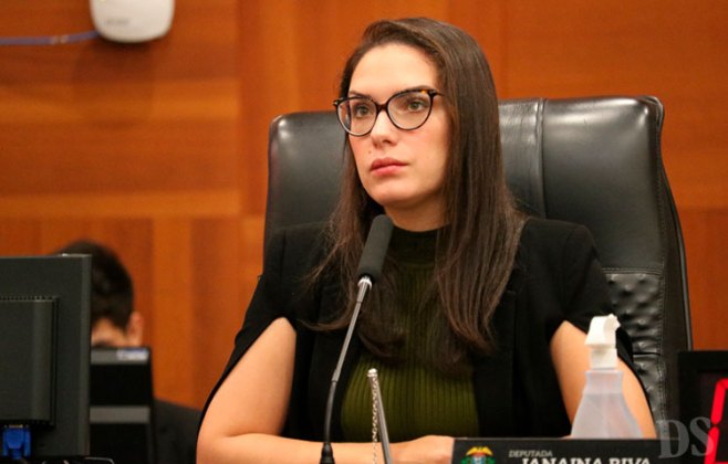 janaina-denuncia-caos-na-saude-publica-de-mt:-estamos-conseguindo-vaga-de-uti-so-com-mandado-judicial
