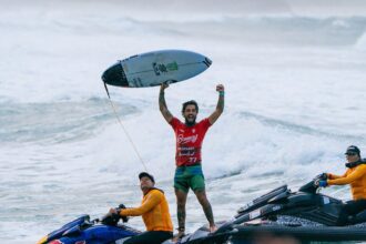 surfe:-filipe-toleto-conquista-titulo-da-etapa-de-gold-coast
