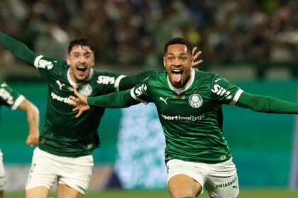 vitor-roque-marca-nos-acrescimos-para-levar-palmeiras-a-lideranca