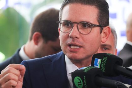 camara-vai-declarar-perda-do-mandato-de-zambelli,-diz-motta