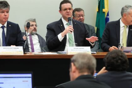 wolney:-descontos-ilegais-de-pensoes-do-inss-podem-chegar-a-r$-3-bi