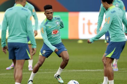 brasil-enfrenta-paraguai-com-transmissao-ao-vivo-pela-radio-nacional