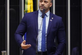 moraes-determina-que-daniel-silveira-seja-submetido-a-pericia-medica 