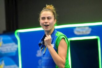 takahashi-bate-australiana-em-estreia-no-europe-smash-de-tenis-de-mesa