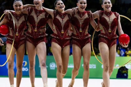 ao-som-de-“evidencias”,-brasil-conquista-prata-na-serie-mista