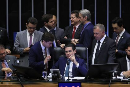 pec-da-blindagem-e-aprovada-por-deputados-e-vai-ao-senado 