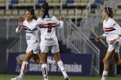 sao-paulo-vence-classico-e-avanca-na-copa-do-brasil-feminina