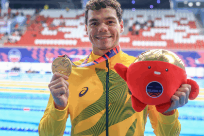 gabriel-bandeira-bate-recorde-no-mundial-de-natacao-de-singapura