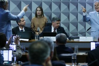 ex-presidente-do-inss-se-nega-a-responder-perguntas-de-relator-da-cpi 