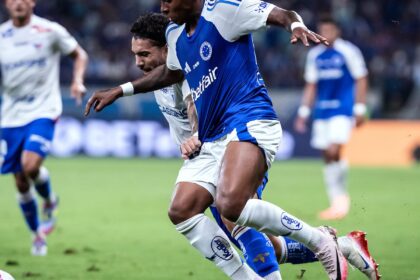 cruzeiro-vence-e-permanece-na-cola-dos-lideres-do-brasileiro