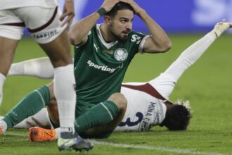palmeiras-sente-altitude-de-quito,-joga-mal-e-perde-de-3-a-0-para-ldu