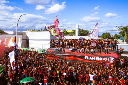 flamengo-embarca-para-final-da-libertadores-com-festa-da-torcida