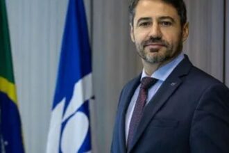 cgu-demite-ex-chefe-da-receita-que-atuou-no-caso-de-joias-sauditas