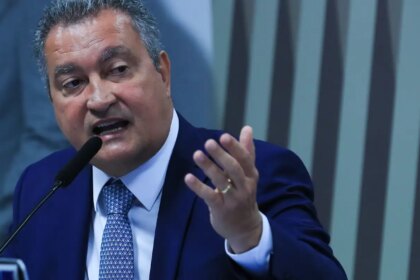 agenda-economica-e-social-do-governo-priorizou-maioria,-diz-rui-costa
