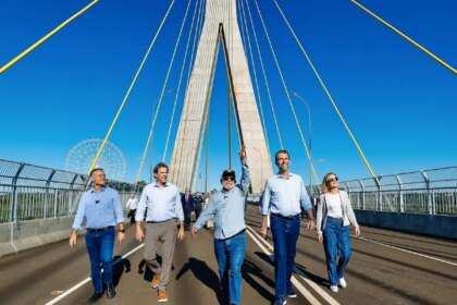 lula-inaugura-ponte-em-foz-do-iguacu-e-critica-quem-constroi-“muros”